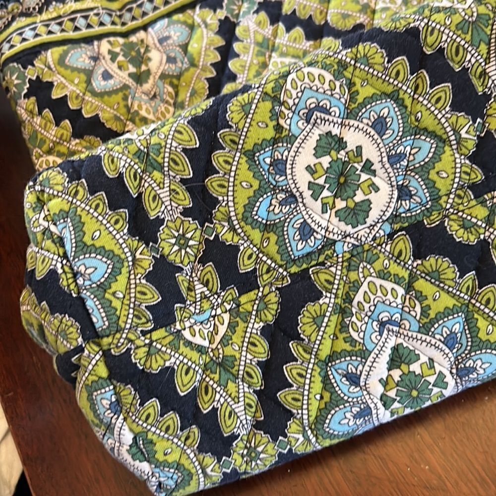 Vera Bradley green navy paisley shoulder bag 14” X  10” w/ matching card holder - Picture 6 of 12